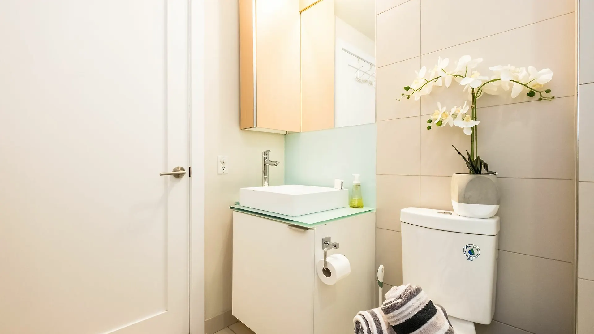 Quickstay - Ultra Luxury On Front St. Toronto Apartment