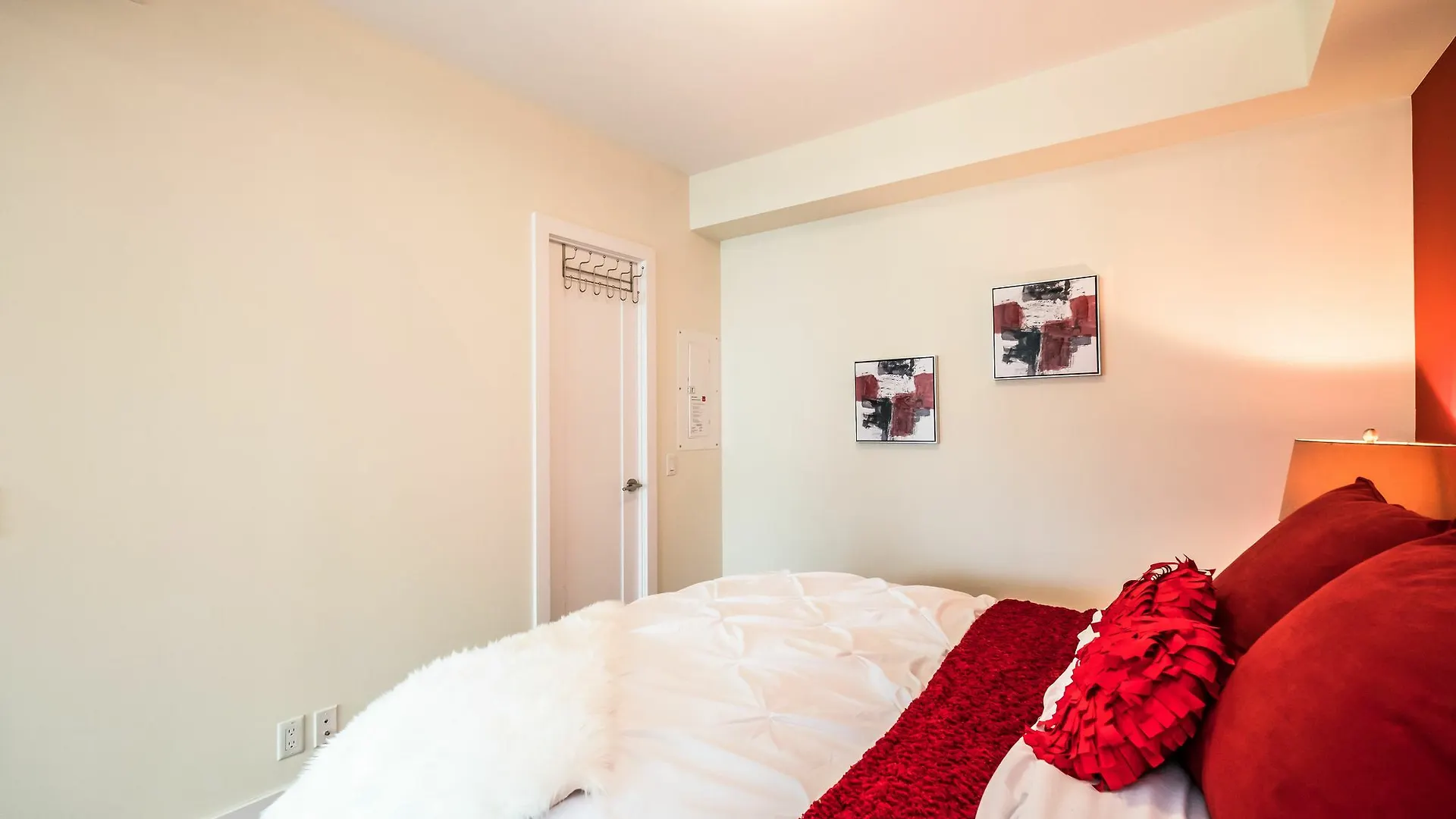 Quickstay - Ultra Luxury On Front St. Toronto Apartment